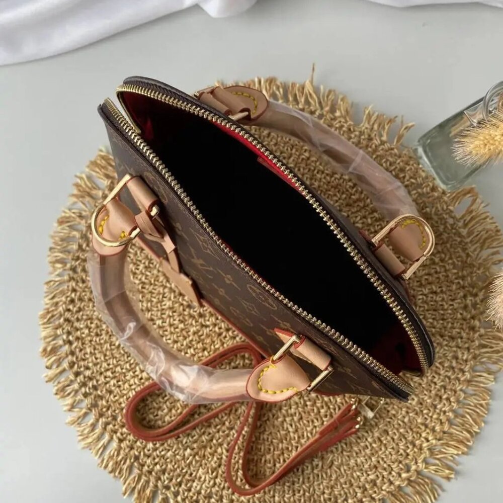 <AUTHENTIC>Louis Vuitton bag - image 8